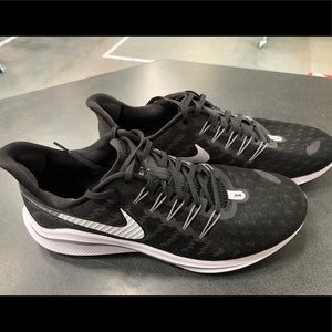 Men’s NIKE VOMERO 14 Black Size 11